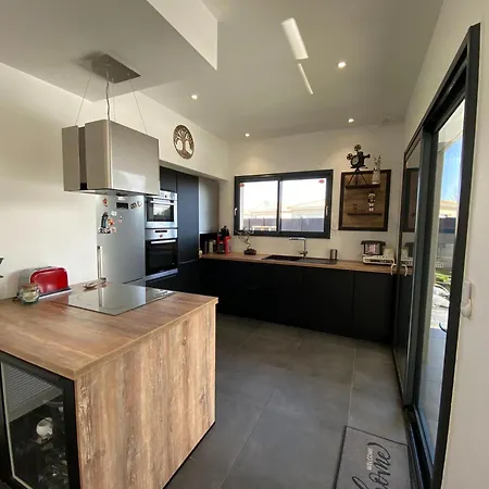 Charming House With Private Pool 펜션 *